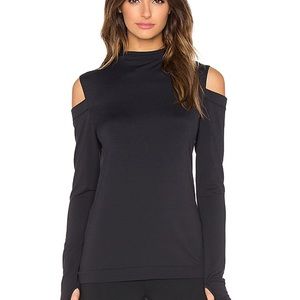 splits59 Monroe cold shoulder top💓